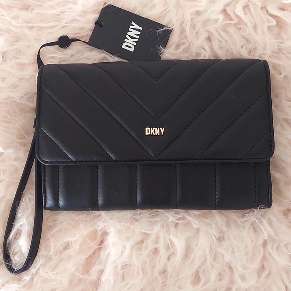 Dkny Handbags - DKNY wristlet wallet